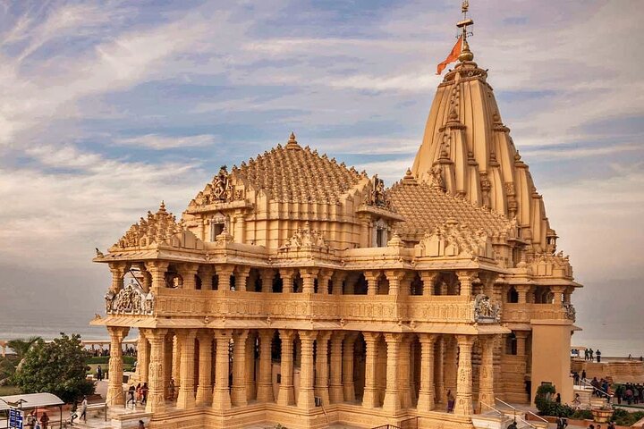 Séjour sacré: visite des temples Junagarh et Somnath au départ de Rajkot