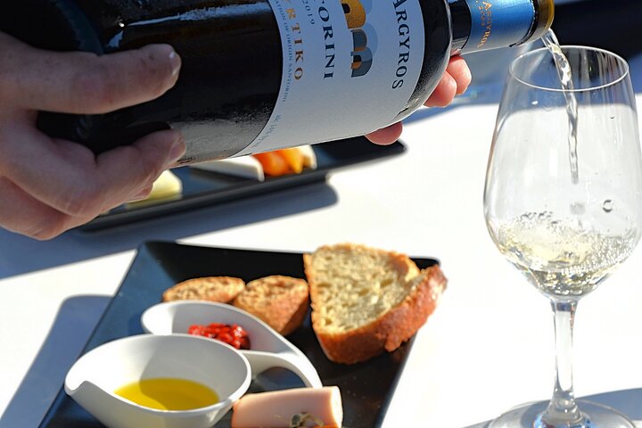 Santorini vinsmagning og premium frokost på det prisvindende vingård
