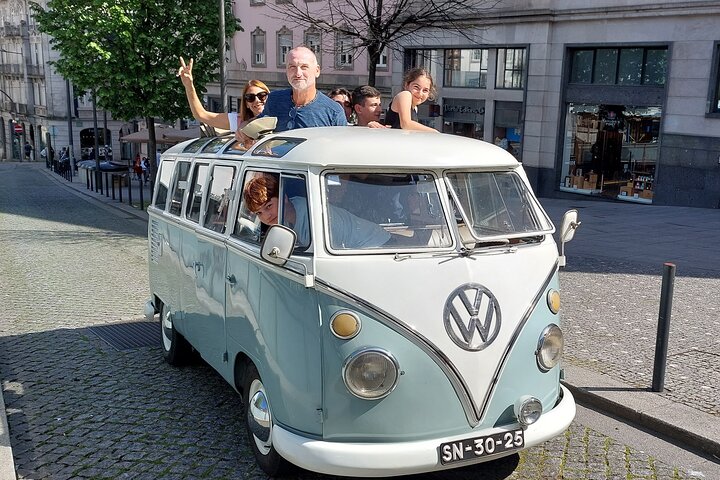 Porto: Exclusive Tour in a Vintage VW Kombi with an Open Roof