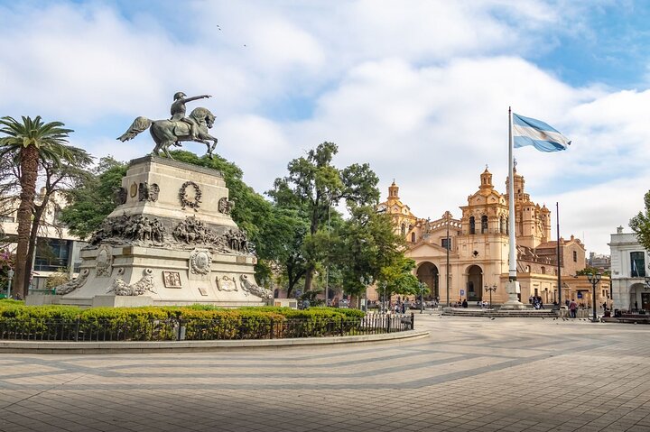 Tour por la ciudad de Córdoba con plaza jesuítica opcional