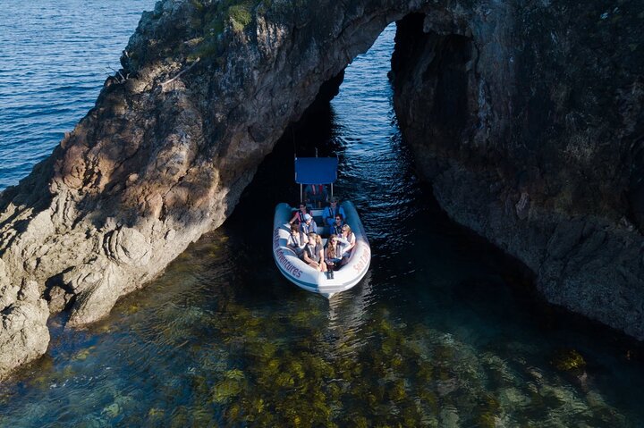 Aventuras nas cavernas do mar no Coromandel