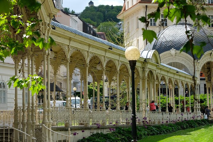Privat transfer från Karlovy Vary till Prag