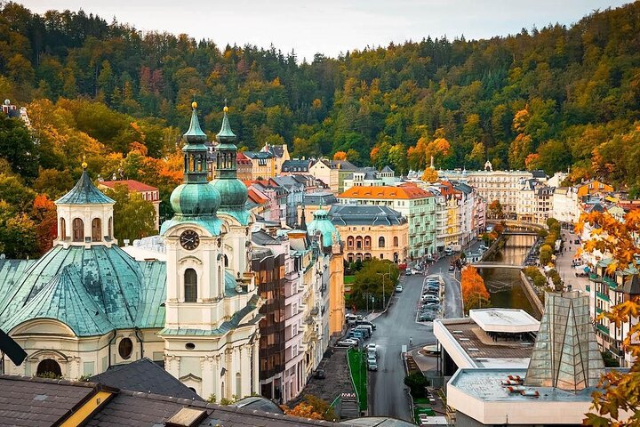 Privat transfer från Karlovy Vary till Prag