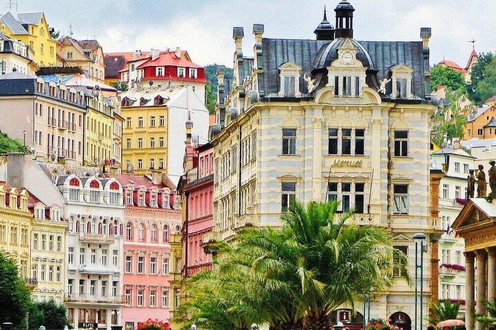 Privat transfer från Karlovy Vary till Prag