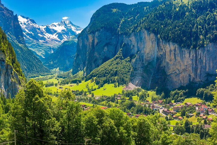 Excursión de un día a los pueblos suizos: Interlaken Grindelwald & Lauterbrunnen