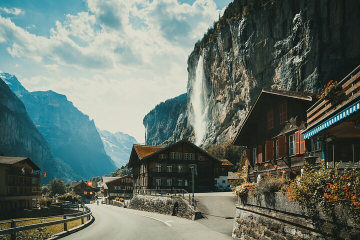 Excursión de un día a los pueblos suizos: Interlaken Grindelwald & Lauterbrunnen