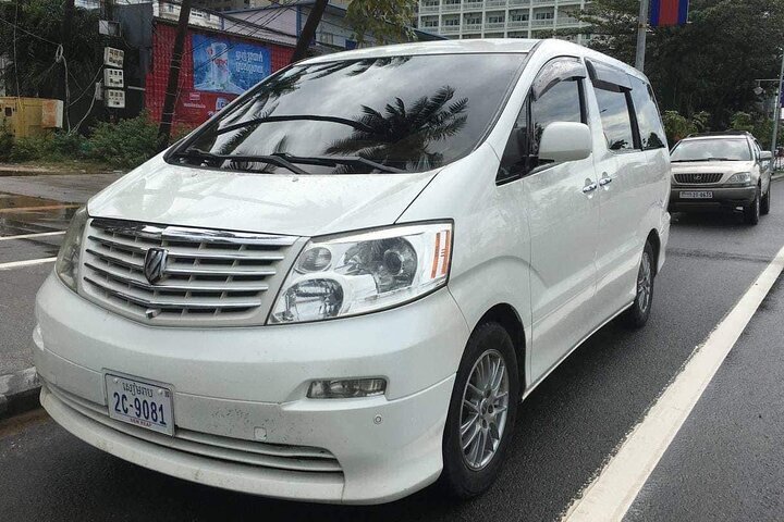 Privat taxioverføring fra Phnom Penh til Siem Reap med engelsktalende sjåfør