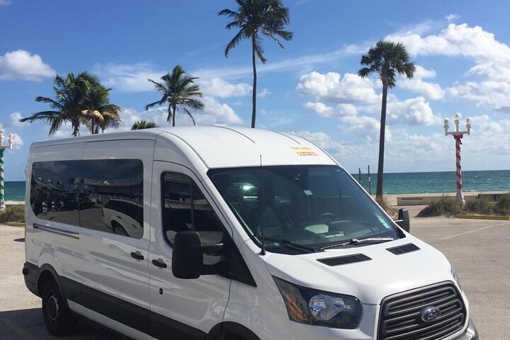 Privétransfer van Bahama's Eleuthera Airport (ELH) naar stadshotels of veerboot