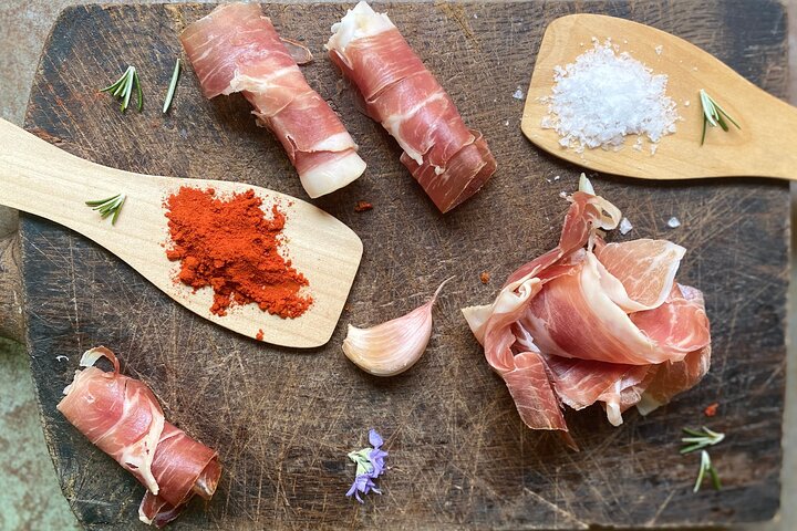 La Rioja Biosfera Azienda Suina Biologica e Degustazione di Prosciutto e Vino