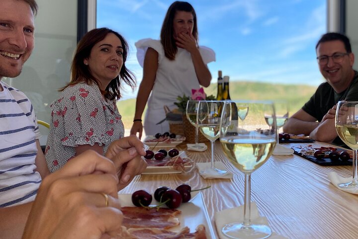 La Rioja Biosfera Azienda Suina Biologica e Degustazione di Prosciutto e Vino
