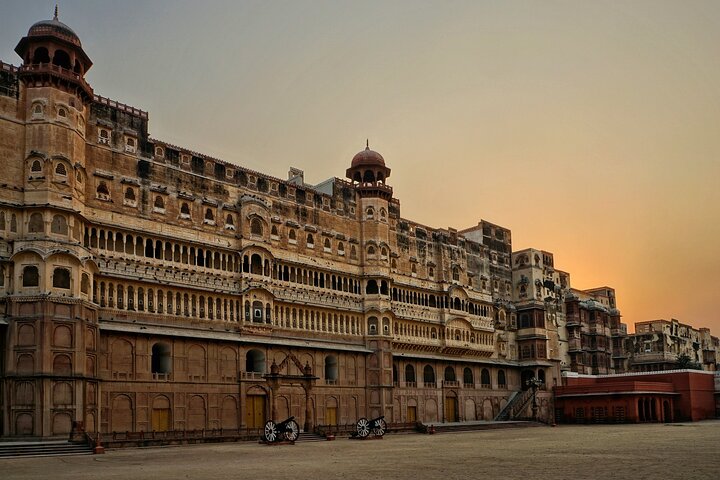 Jaisalmer Drop med besøk Junagarh Fort og Rat Temple fra Bikaner