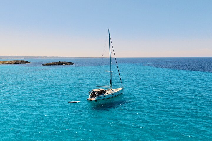 Seilcruise i Maddalena Archipelago fra Maddalena