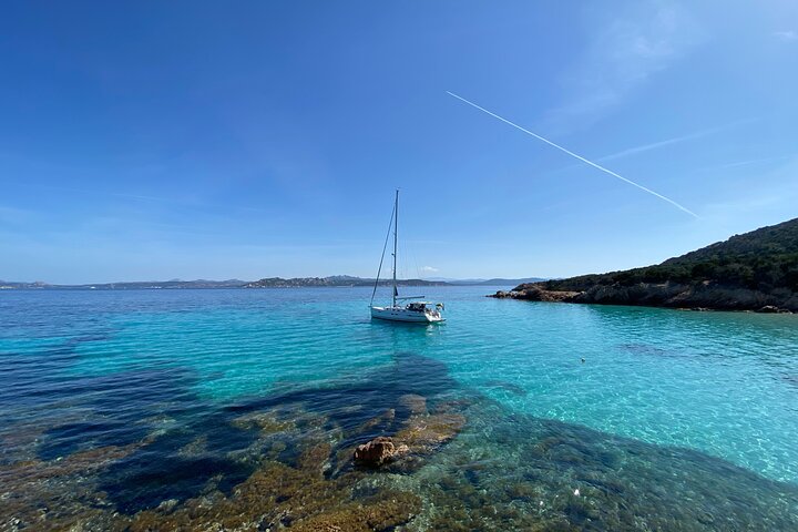 Seilcruise i Maddalena Archipelago fra Maddalena