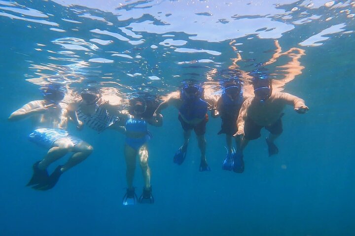 Aventura de mergulho com snorkel em recifes de coral com fotos e vídeos