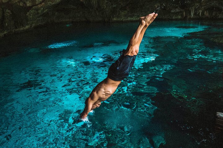 Cuevas inexploradas y paraíso para practicar snorkel: tour en kayak por Cala Granadella