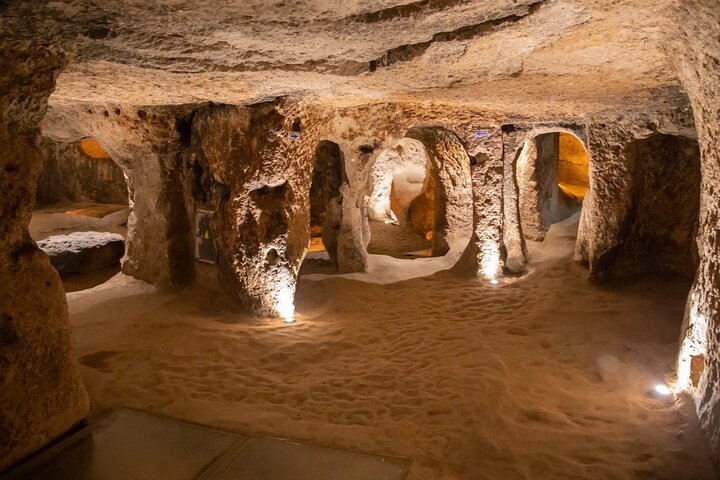 Tour Privado de Día Completo por los Puntos Destacados de Capadocia (Car&Guide )
