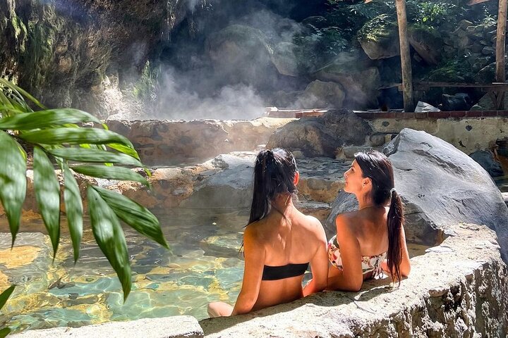 Esperienza di sorgenti termali naturali e visita un autentico mercato Maya