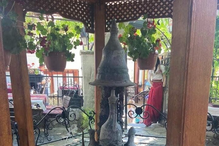 Desde Split/Trogir: tour por Mostar y Medjugorje con cata de vinos