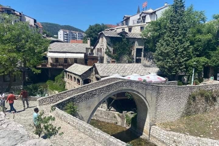 Desde Split/Trogir: tour por Mostar y Medjugorje con cata de vinos