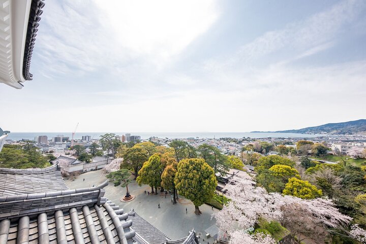 Meditazione ZEN con un monaco giapponese nel castello di Odawara