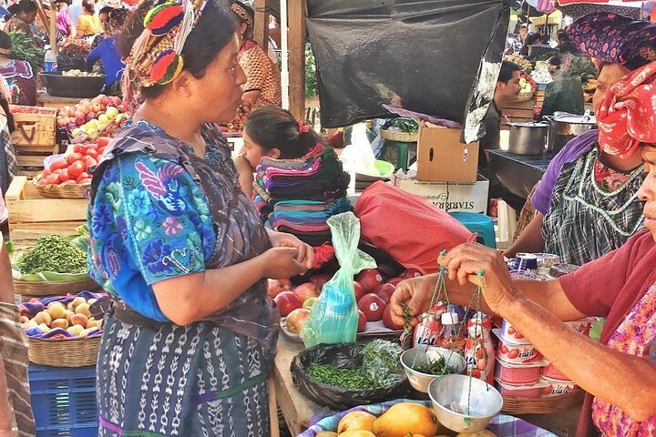 Esperienza di sorgenti termali naturali e visita un autentico mercato Maya