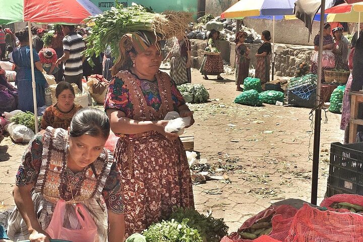 Esperienza di sorgenti termali naturali e visita un autentico mercato Maya