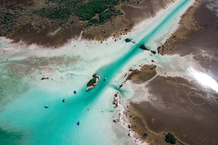 Tour por la La Laguna De siete colores en Bacalar