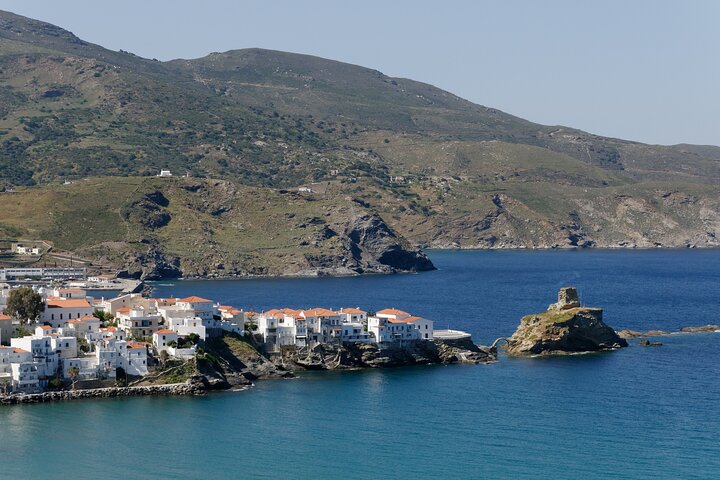 Privater Transfer vom Hafen von Andros nach Andros-Stadt