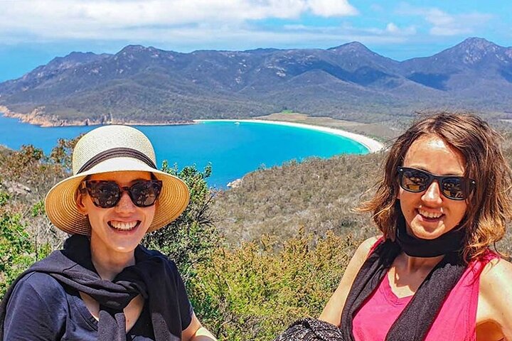 Tour di un'intera giornata a Wineglass Bay e Freycinet NP da Hobart via Richmond Village