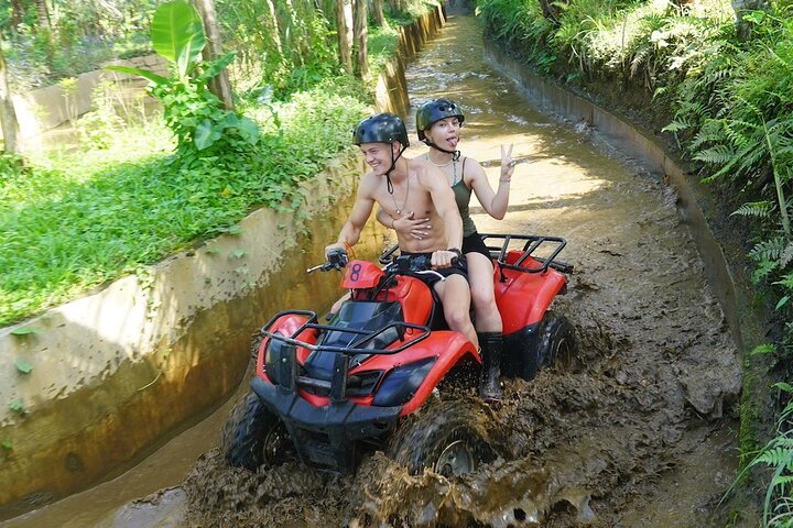 Tour en Quad ATV en Ubud Cueva del Gorila y Almuerzo