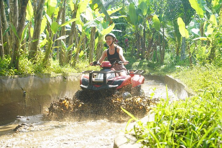 Tour en Quad ATV en Ubud Cueva del Gorila y Almuerzo