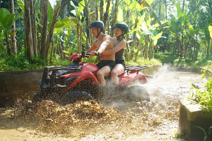 Tour en Quad ATV en Ubud Cueva del Gorila y Almuerzo