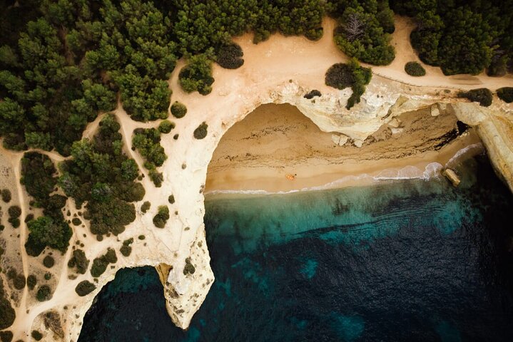 Benagil : grotte, spiagge e luoghi segreti Tour guidato in kayak
