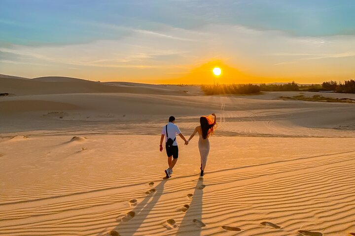 5 - Hour Sunrise eller Sunset Jeep Tour från Mui Ne