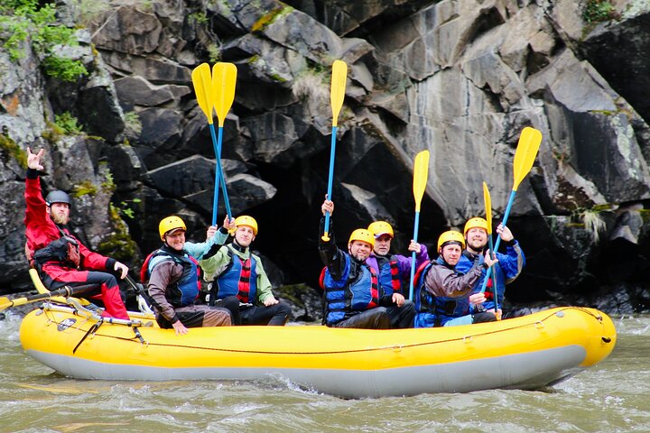 Ganztägige Wildwasser-Raftingtour auf dem Salmon River mit Mittagessen