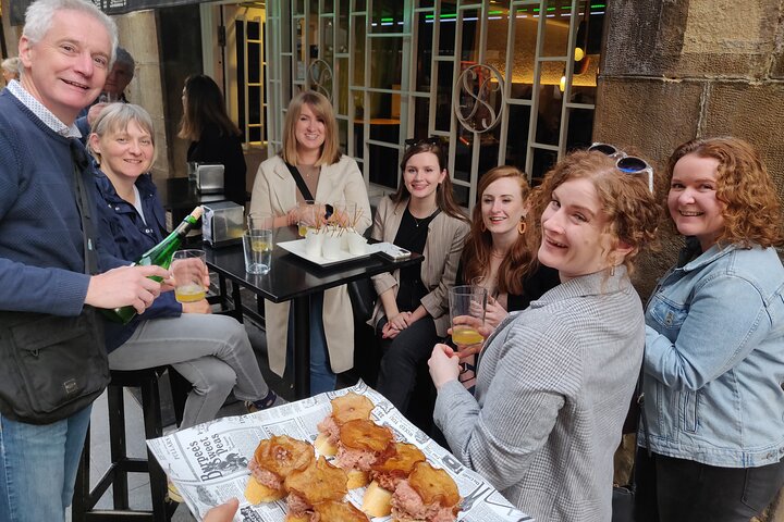 L'authentique Bilbao Pintxos, visite gastronomique et viticole avec un local