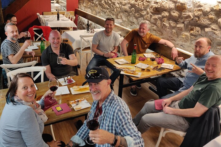 L'authentique Bilbao Pintxos, visite gastronomique et viticole avec un local