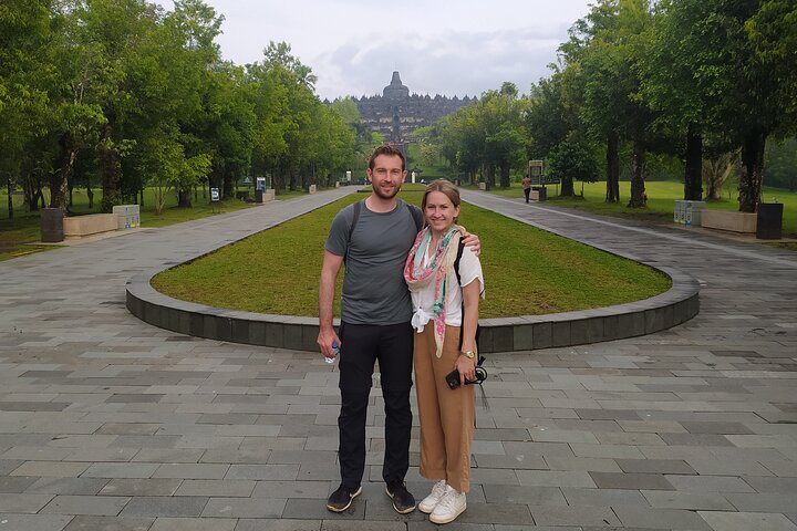 Subida a la cima del templo de Borobudur y templo de Prambanan: tour de 1 día