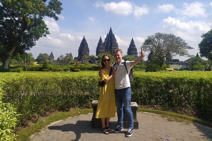 Subida a la cima del templo de Borobudur y templo de Prambanan: tour de 1 día