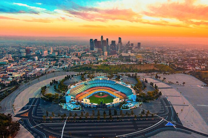 Luci del centro di Los Angeles: il tuo tour privato in elicottero al tramonto e di notte