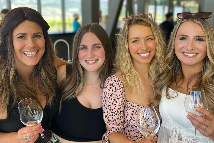Visite guidée des vins d'une demi-journée à West Kelowna avec 4 établissements vinicoles