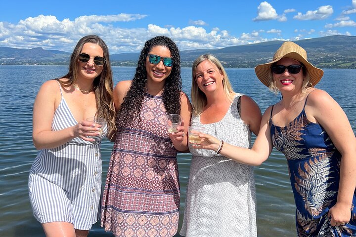 Visite guidée des vins d'une demi-journée à West Kelowna avec 4 établissements vinicoles