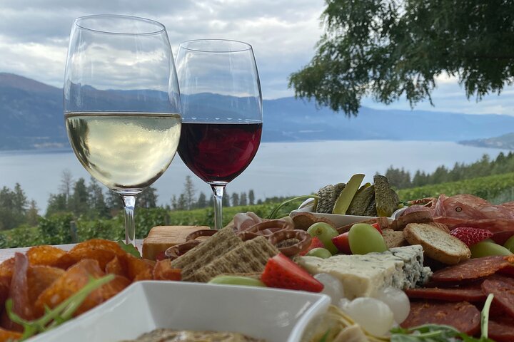 Visite guidée des vins d'une demi-journée à West Kelowna avec 4 établissements vinicoles