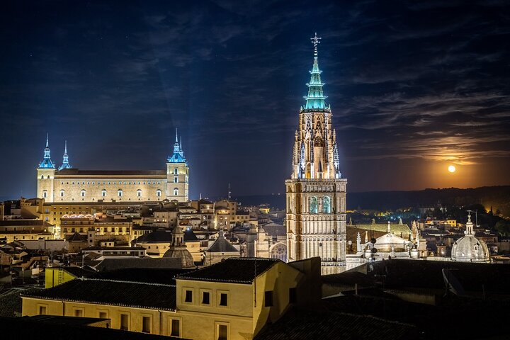 Descubra Toledo: Tour Privado saindo de Madri com Guia e Motorista