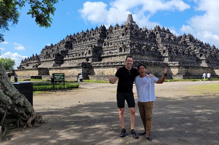 Subida a la cima del templo de Borobudur y templo de Prambanan: tour de 1 día