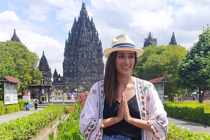 Subida a la cima del templo de Borobudur y templo de Prambanan: tour de 1 día