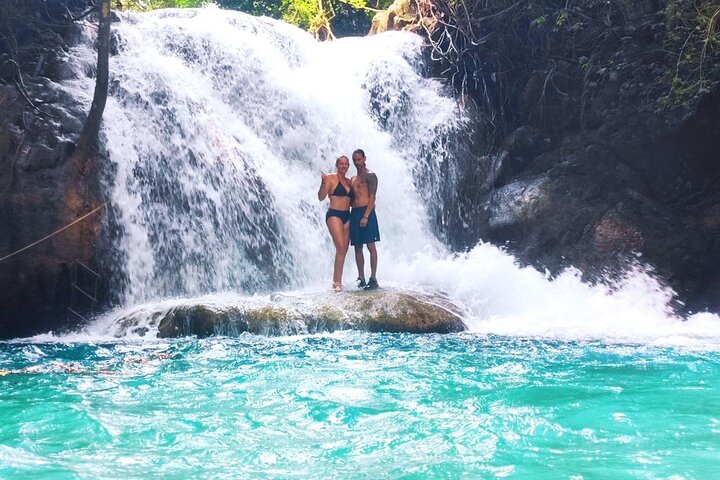 Visite des cascades magiques de Copalitilla au départ de Huatulco avec entrée incluse