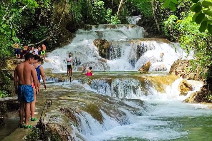 Visite des cascades magiques de Copalitilla au départ de Huatulco avec entrée incluse