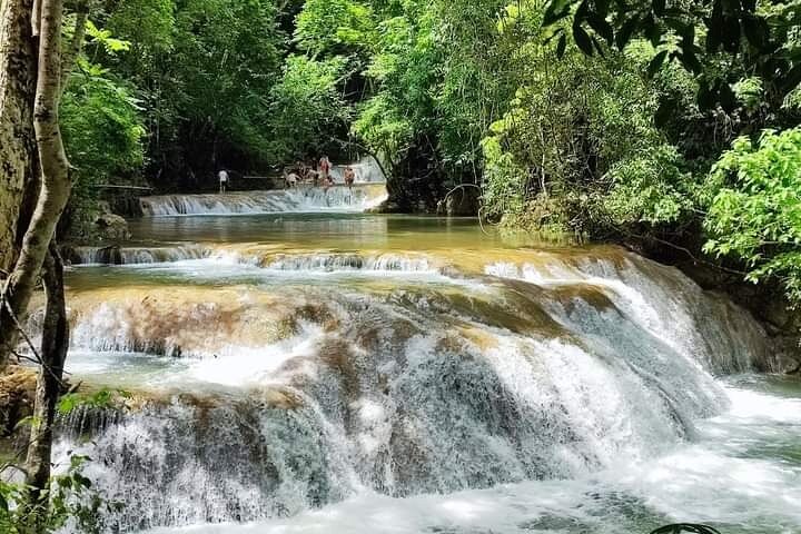 Visite des cascades magiques de Copalitilla au départ de Huatulco avec entrée incluse