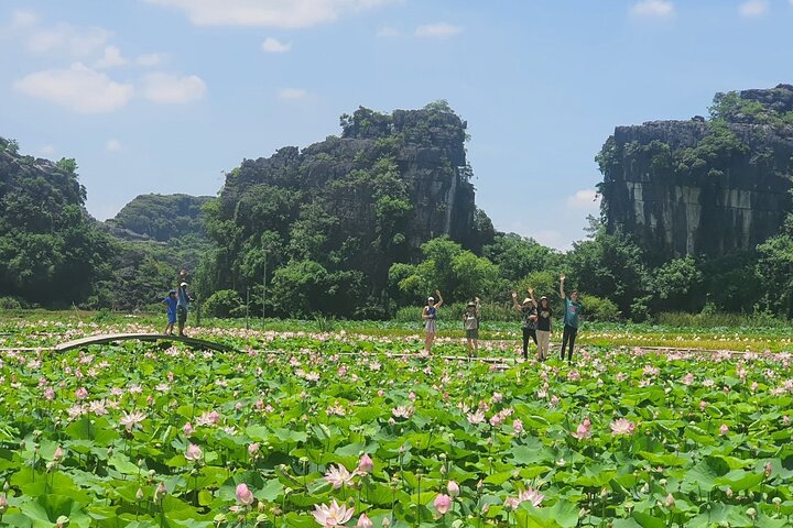 Ninh Binh Day Trip from Hanoi with Tam Coc Boat Ride